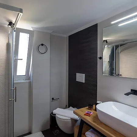 Bitsakis Family Ii - Luxury House